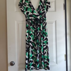 Juniors Bisou Bisou Green Print Dress Size Small Bust 3o"